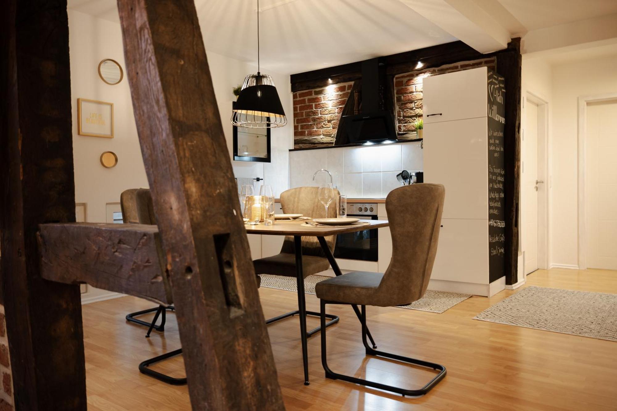 Jasta Homes Altstadt, Zentral, Ueberdachter Parkplatz, Netflix, Vollausstattung, Loft, Modern Und Komfort Хамелн Екстериор снимка